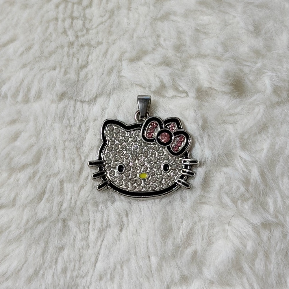 Hello Kitty Pendant no Necklace.